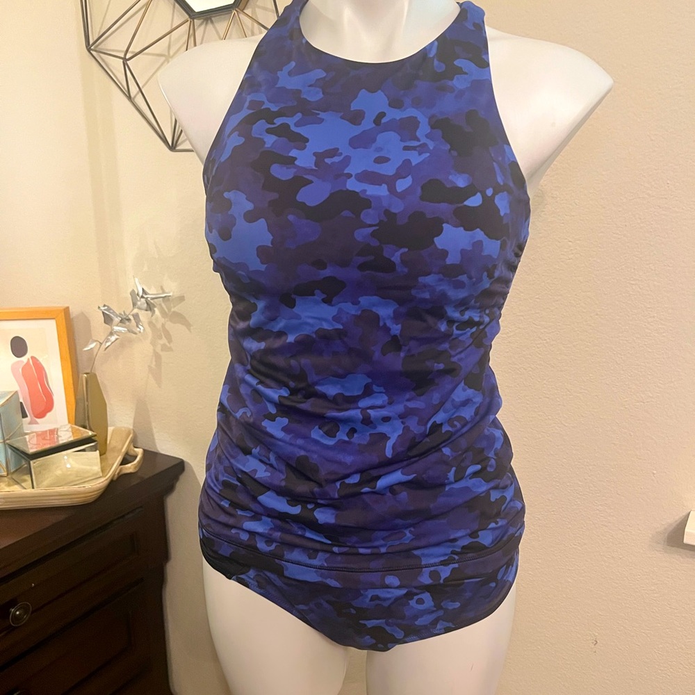 Athleta freestyle blue camo two piece.